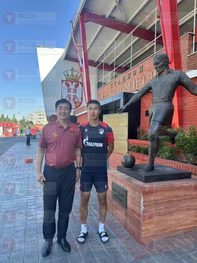 1740925786652020244.jpg 去年8月份,姜轶祥与中国足协主席宋凯合影.jpg